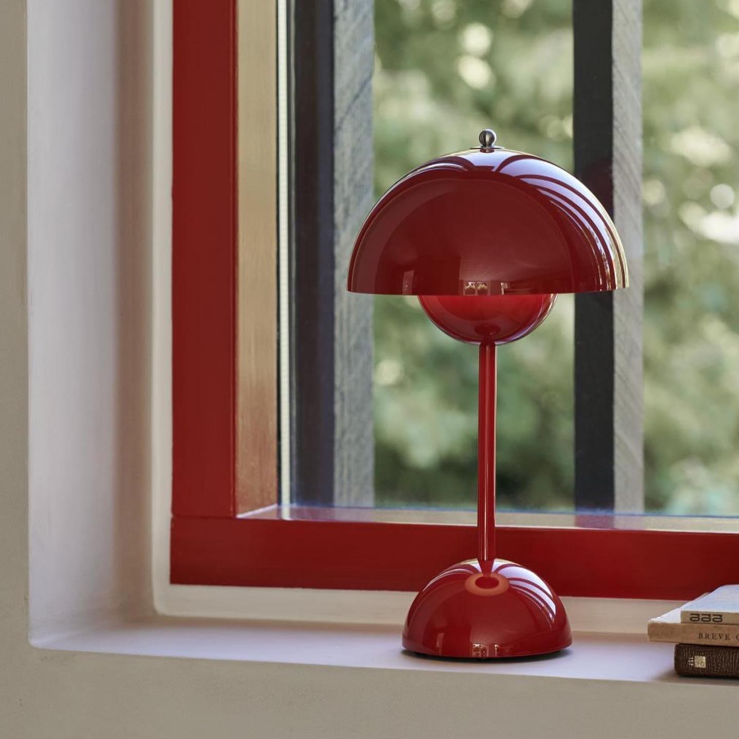 Flowerpot Charging Table Lamp